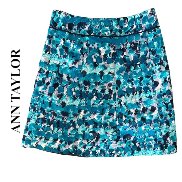 🛍️3/$40 Ann Taylor Petite A-Line
Watercolour Lined Skirt Blue Grey Navy 2P - Picture 2 of 4